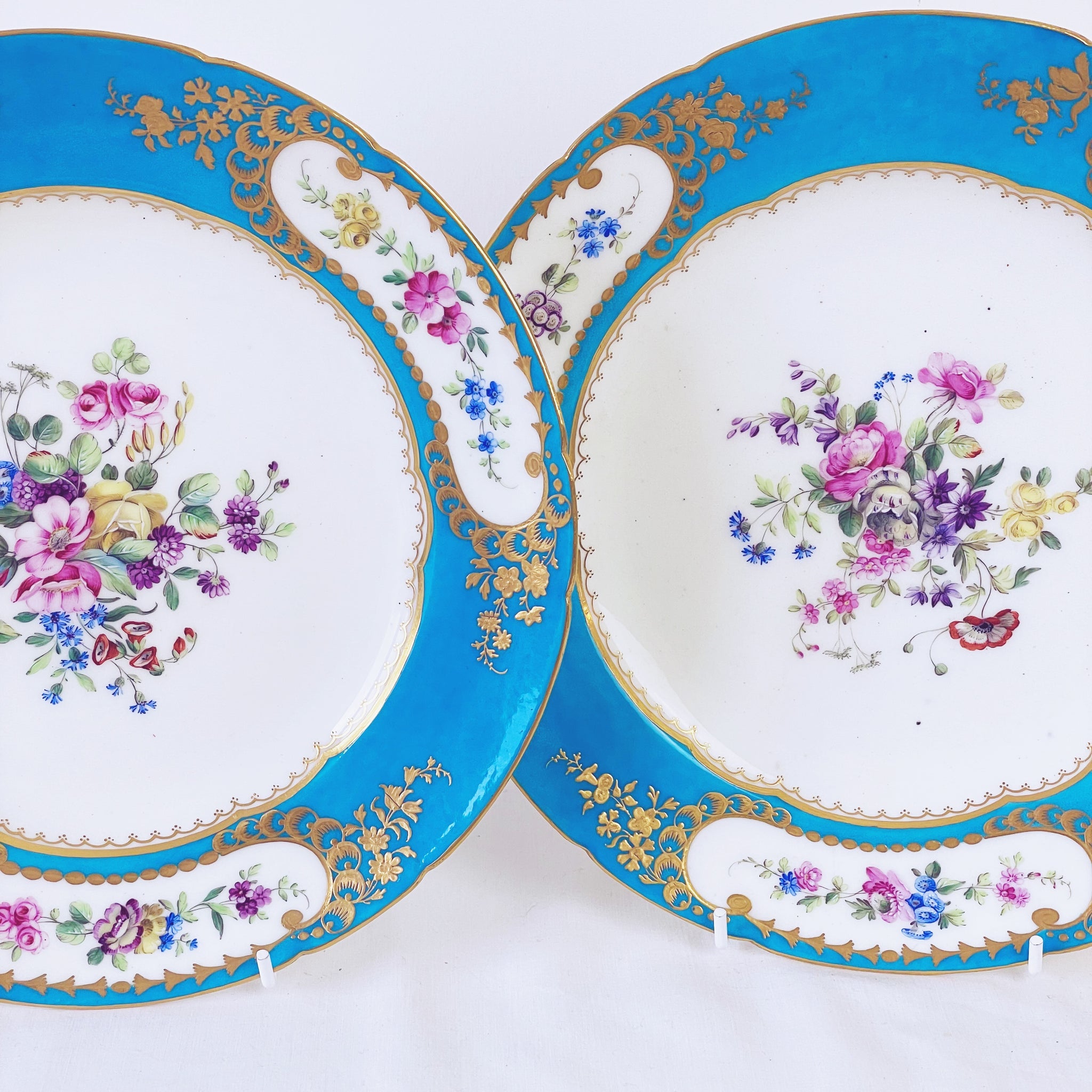 Sèvres soft paste pair of dessert plates, 24.6cm. (I)