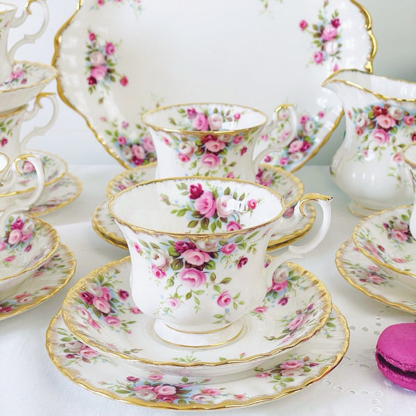 Royal Albert Cottage Garden tea set, 21 pieces, cake plate, trios, jug & bowl