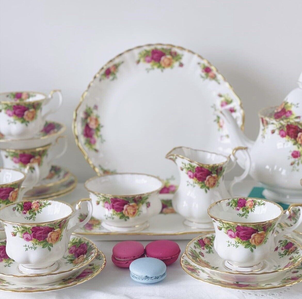 Royal Albert Old Country Roses 22 piece tea set with large teapot, first quality