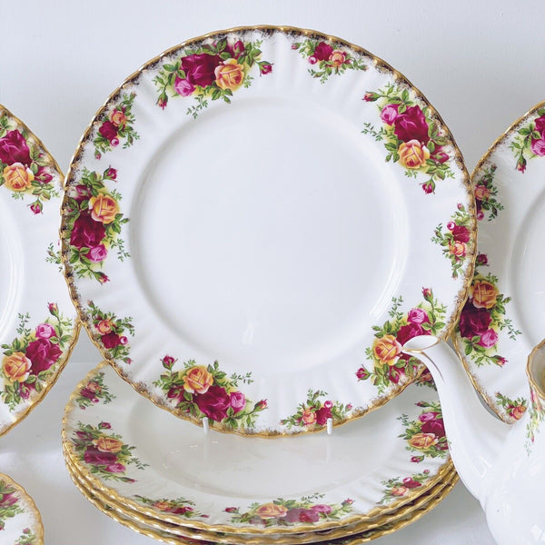 Royal Albert Old Country Roses dinner service, 6 plates, platter, teapot