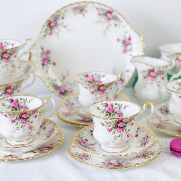 Royal Albert Cottage Garden tea set, 21 pieces, cake plate, trios, jug & bowl