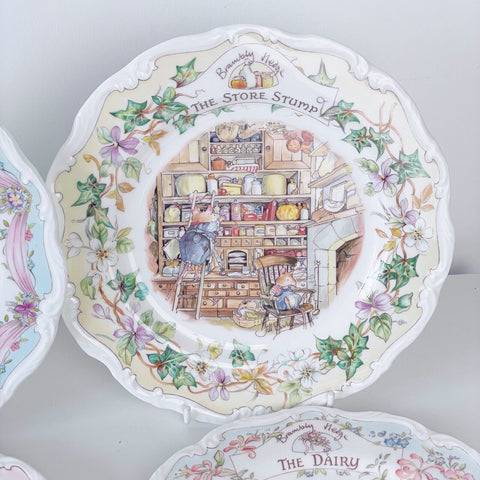 Vintage Brambly Hedge Royal Doulton collector plate Jill Barklem The Store Stump