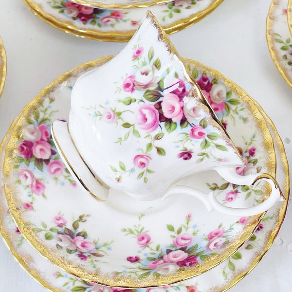 Royal Albert Cottage Garden tea set, 21 pieces, cake plate, trios, jug & bowl