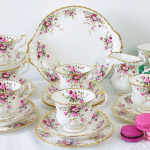 Royal Albert Cottage Garden tea set, 21 pieces, cake plate, trios, jug & bowl