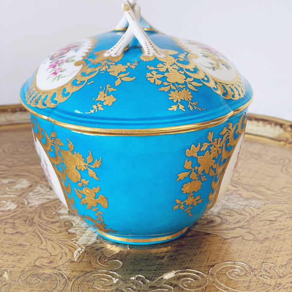 A soft paste Sèvres sucrier sugar bowl with cover (B)