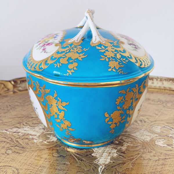 A soft paste Sèvres sucrier sugar bowl with cover (B)